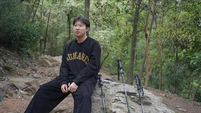 登山杖单日营收超两万！拿下百万元投资九游会j9ag湖师大00后研究生自创(图3)