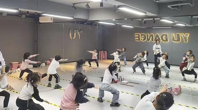 世老公透露离世原因给所有人身体敲响警钟九游会·j9网站38岁舞蹈老师晁琳去(图7)